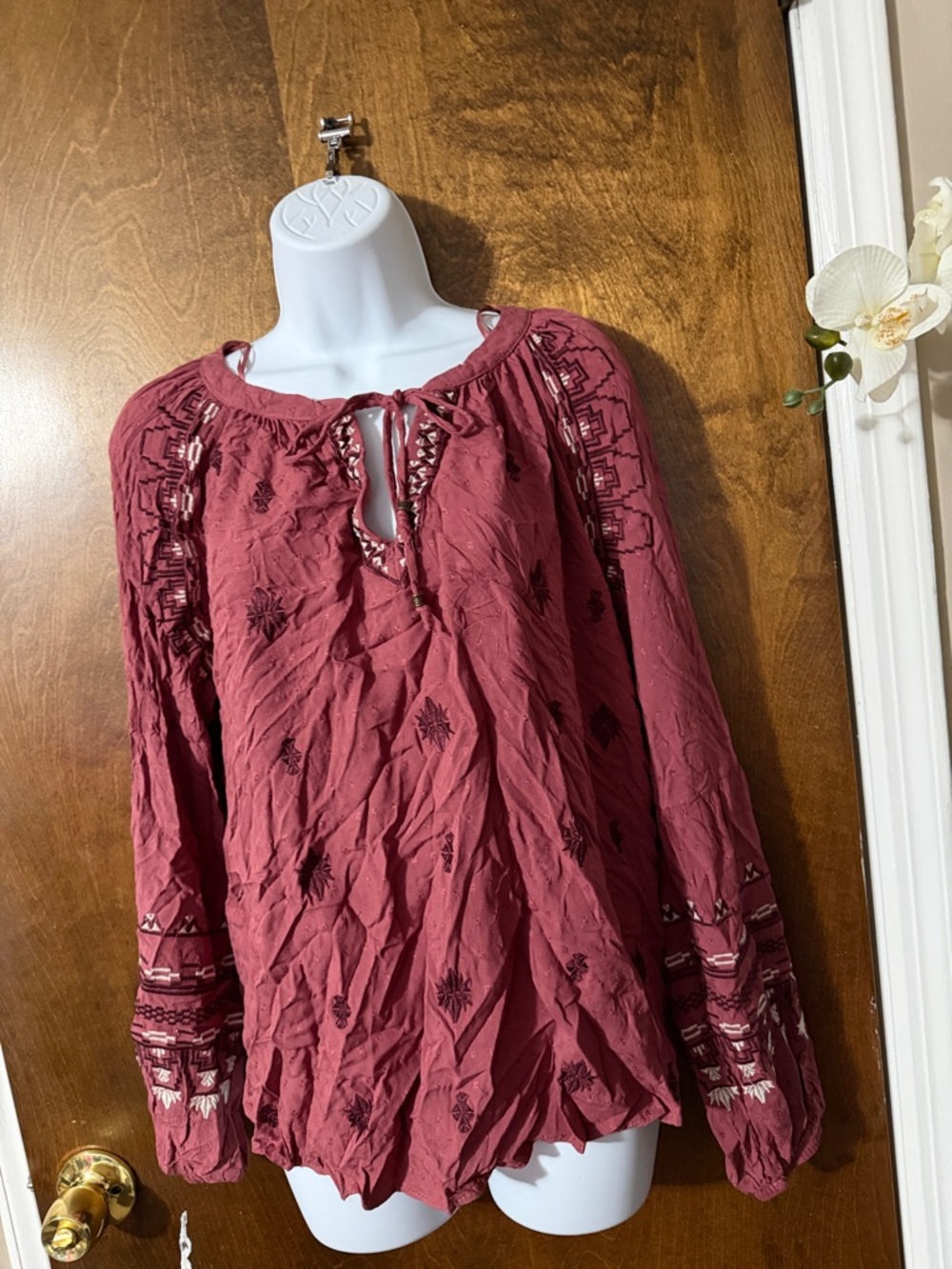 Knox Rose Boho Embroidered Long-Sleeve Top in Deep Rose